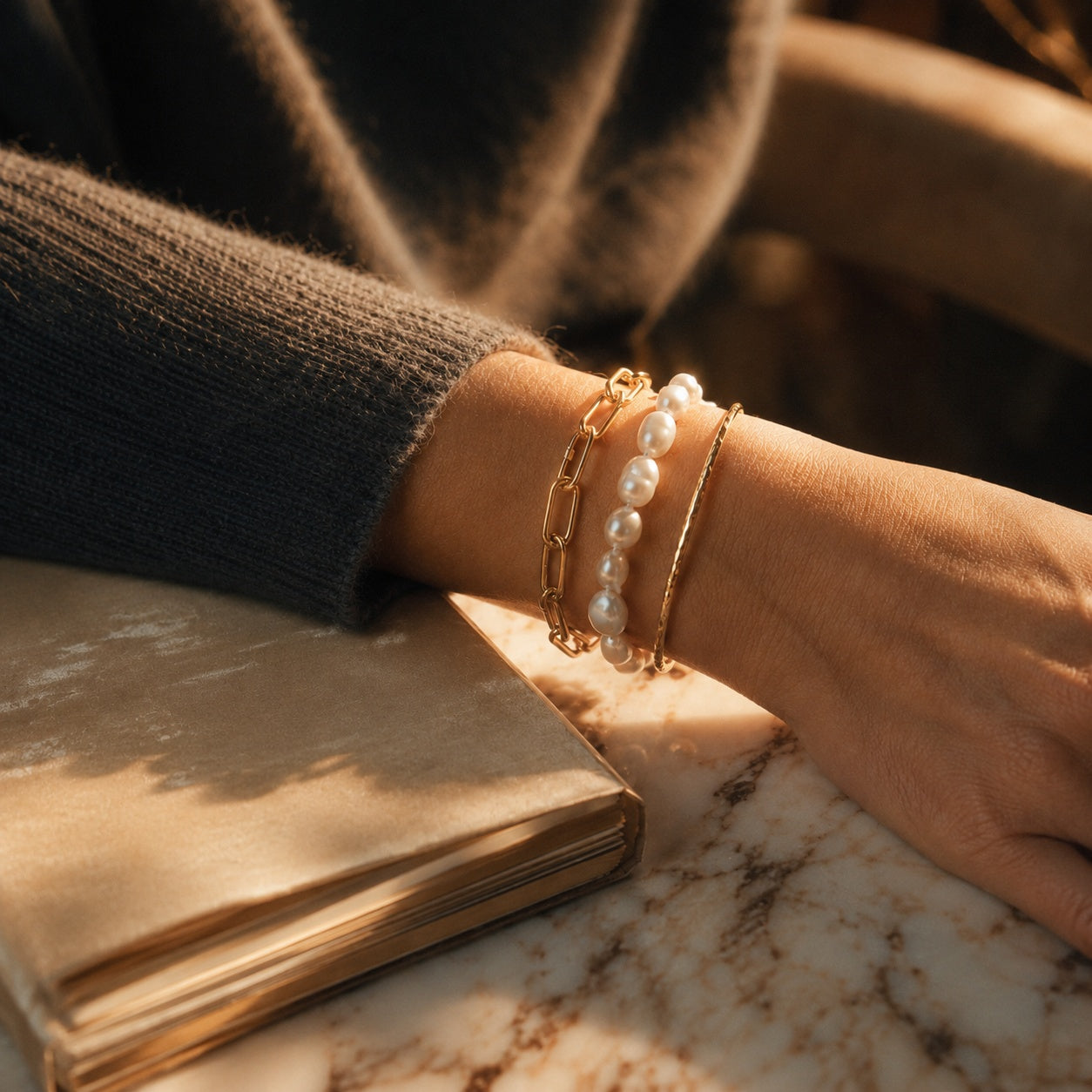 The Modern Rulebook for Layering a Freshwater Pearl Bracelet with Gold