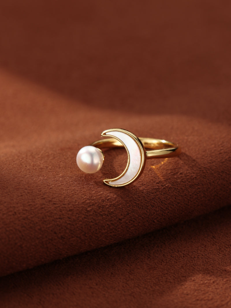 Astral Gleam - Bague solitaire lune, nacre et perle de culture d'eau douce