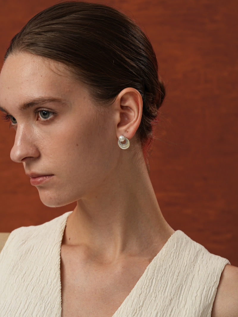 Nimbus - Boucles d'oreilles créoles pendantes Perles de culture d'eau douce et Croissant