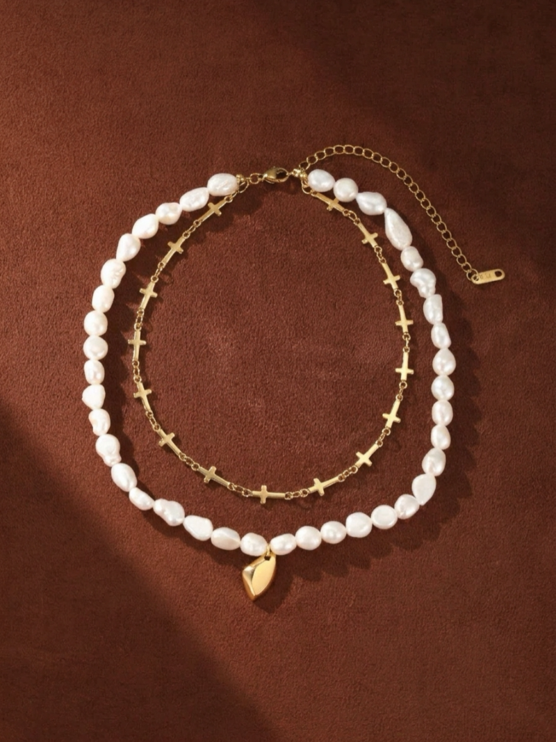 Intuition - Collier superposé avec pendentif croix et perles d'eau douce