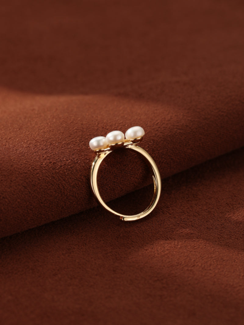 Solace - Freshwater Pearl Paw Print Beaded Ring