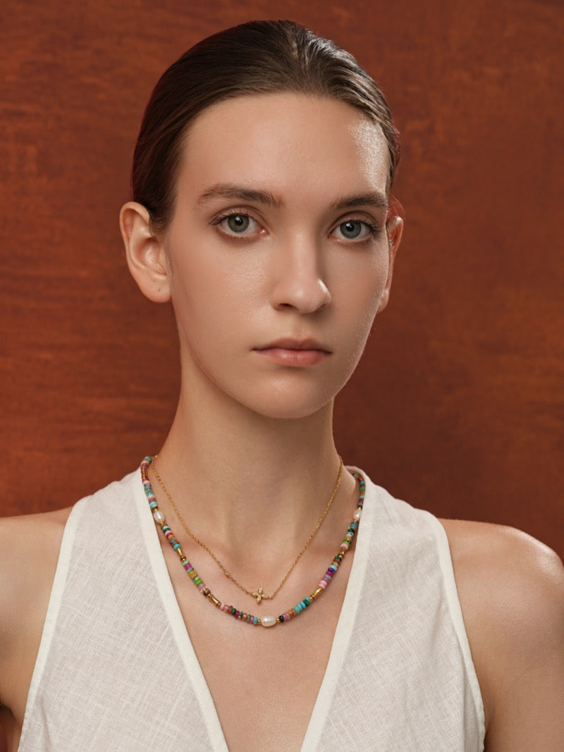 Chroma - Collier superposé croix et perles de culture d'eau douce