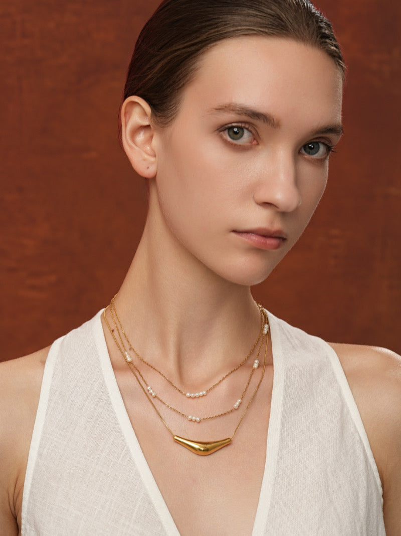 Tissage Lunaire - Collier Multirangs Lune en Perles de Culture d'Eau Douce