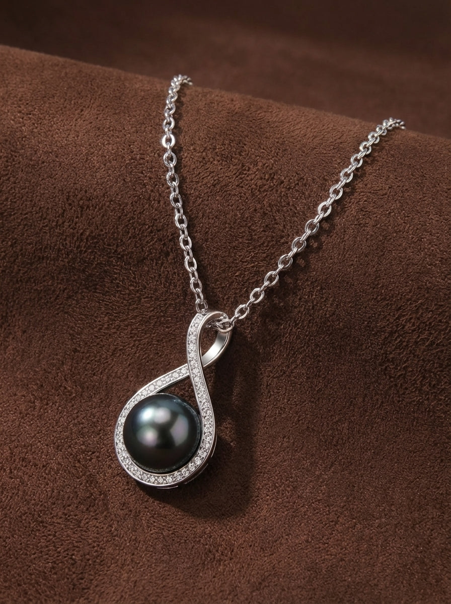 Tahiti pearl necklace