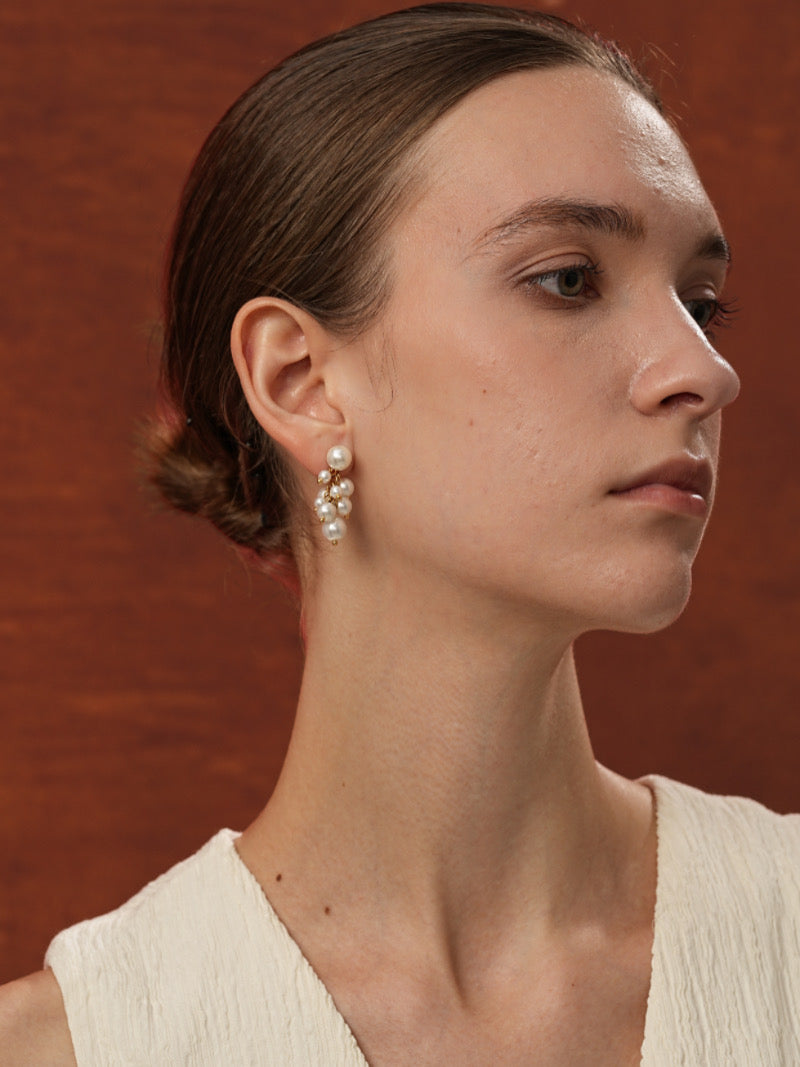 Boucles d'oreilles pendantes grappe de perles d'eau douce - Lueur Céleste