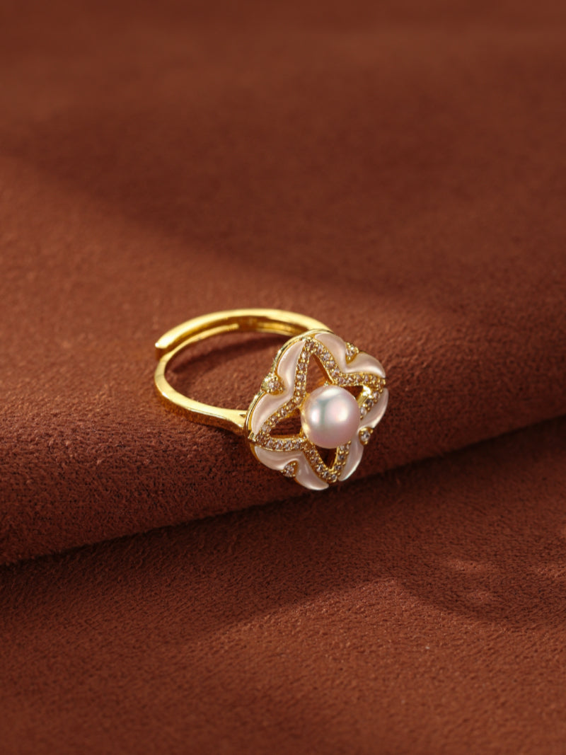 Labyrinth - Freshwater Pearl Quatrefoil Solitaire Ring