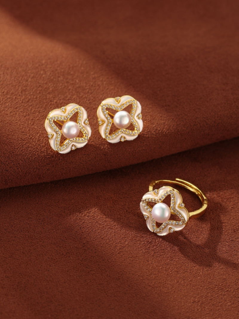 Labyrinth - Freshwater Pearl Quatrefoil Solitaire Ring
