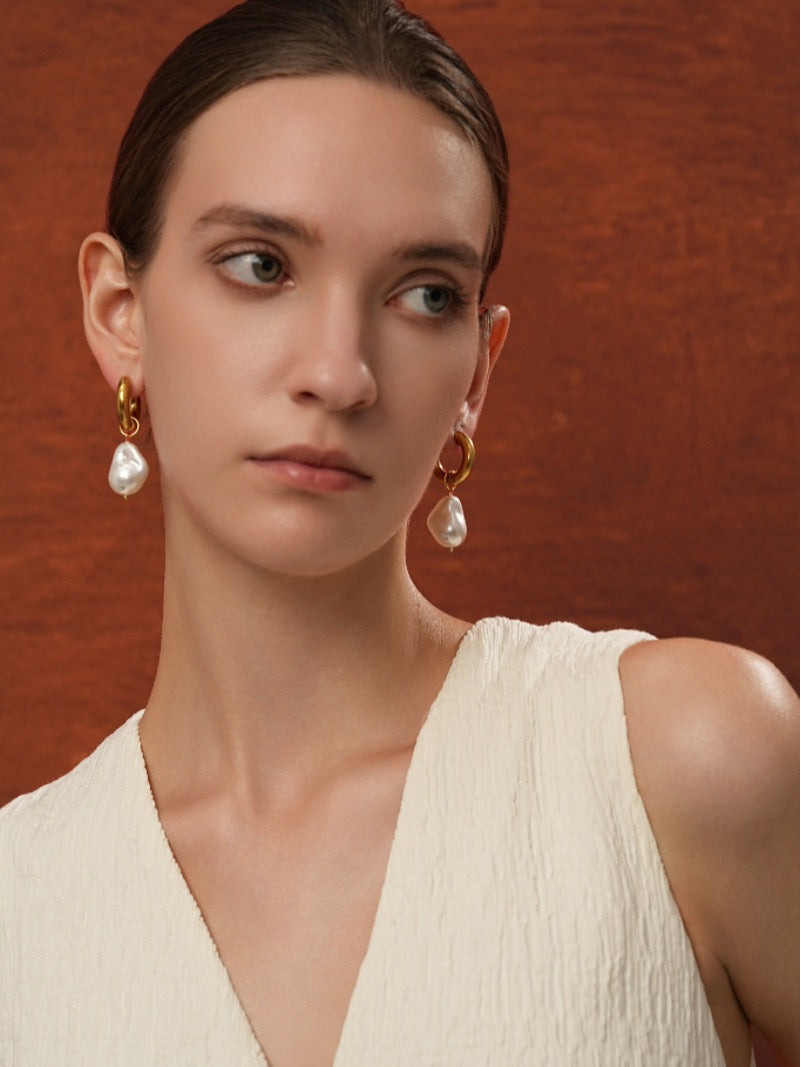 Descent - Boucles d'oreilles pendantes en perles d'eau douce