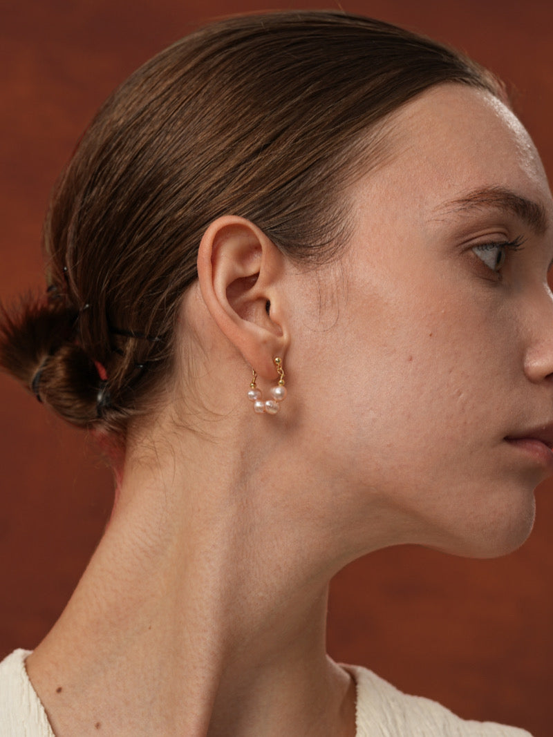 Zephyr - Boucles d'oreilles pendantes créoles avec perles d'eau douce