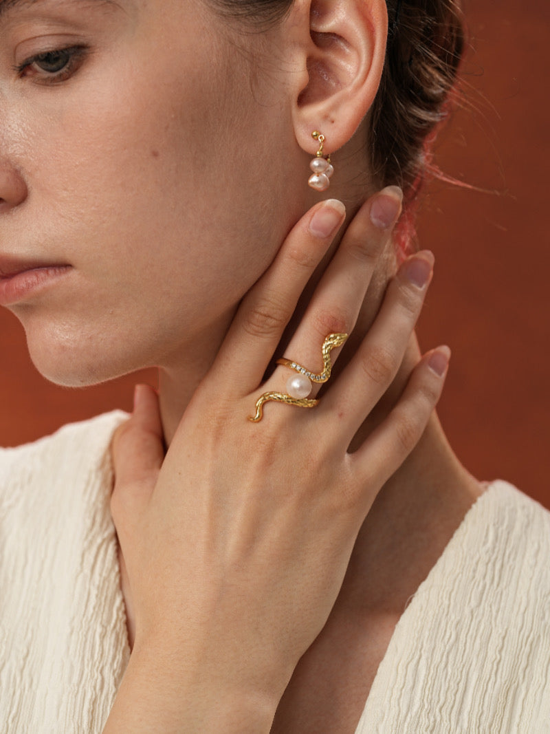 Bague Manchette Serpent 'Étreinte Éternelle' - Perle de Culture d'Eau Douce