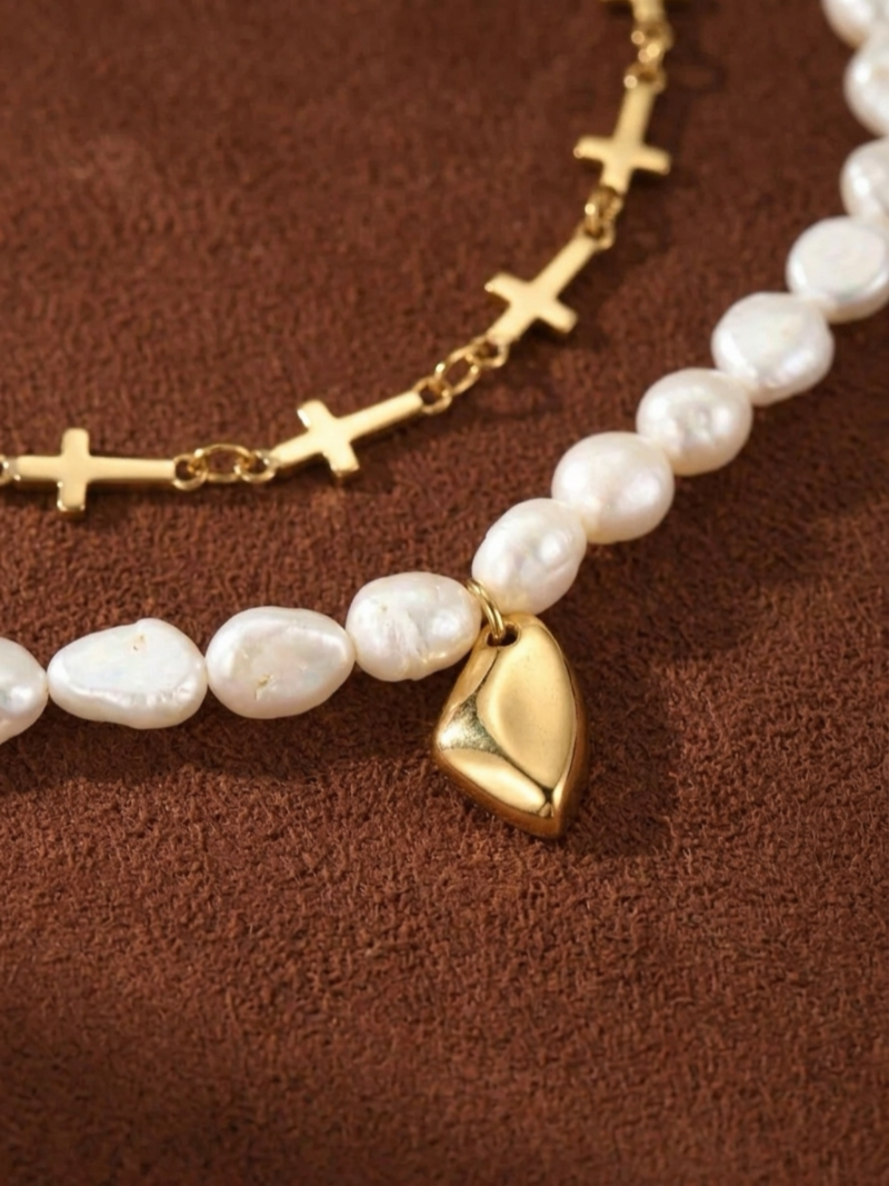 Intuition - Collier superposé avec pendentif croix et perles d'eau douce