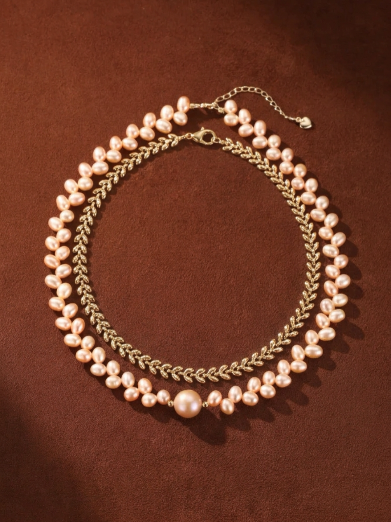 Veridian - Collier multicouche perles de culture d'eau douce et motif Feuillage