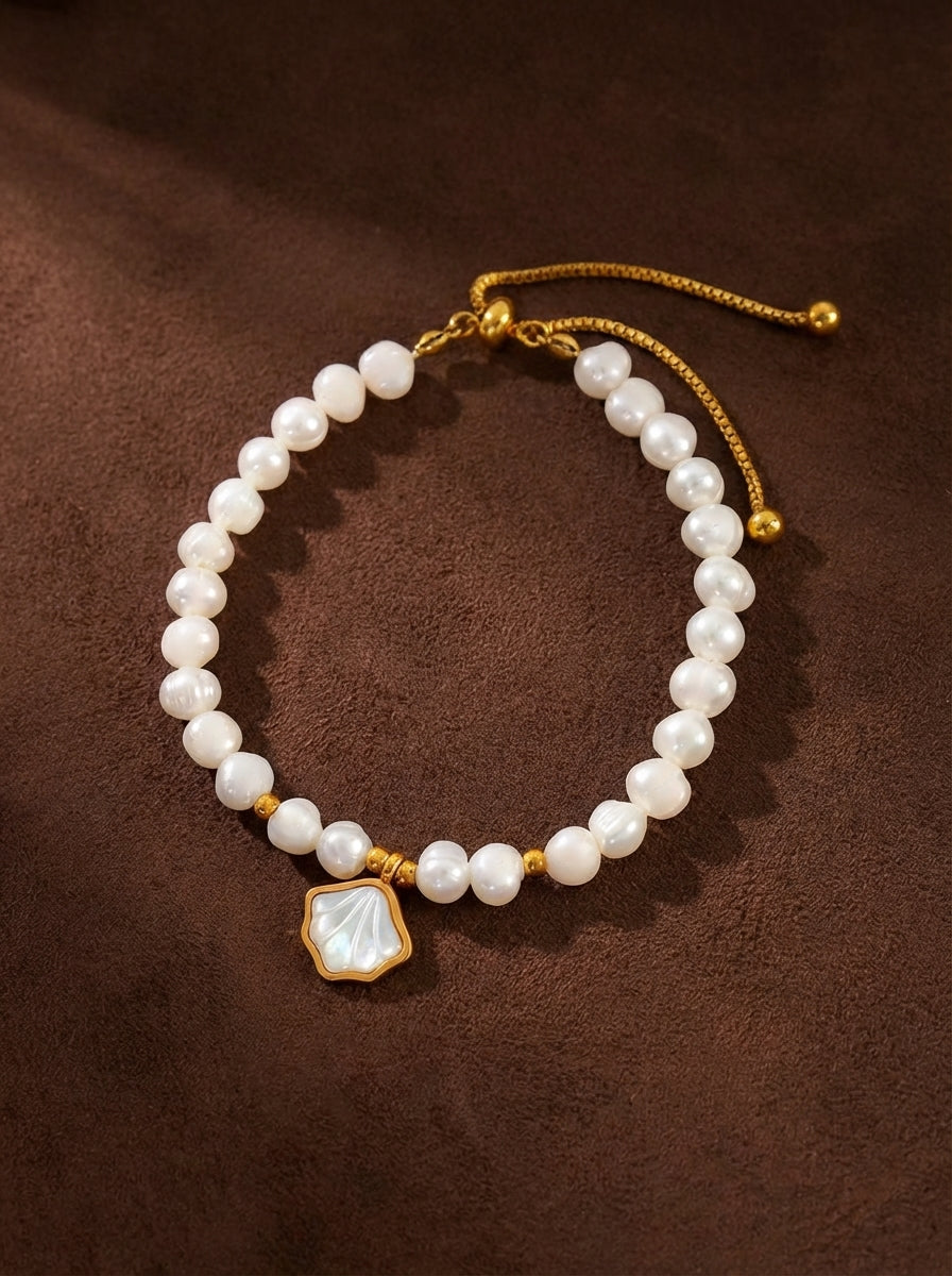 Freshwater pearl bacelet