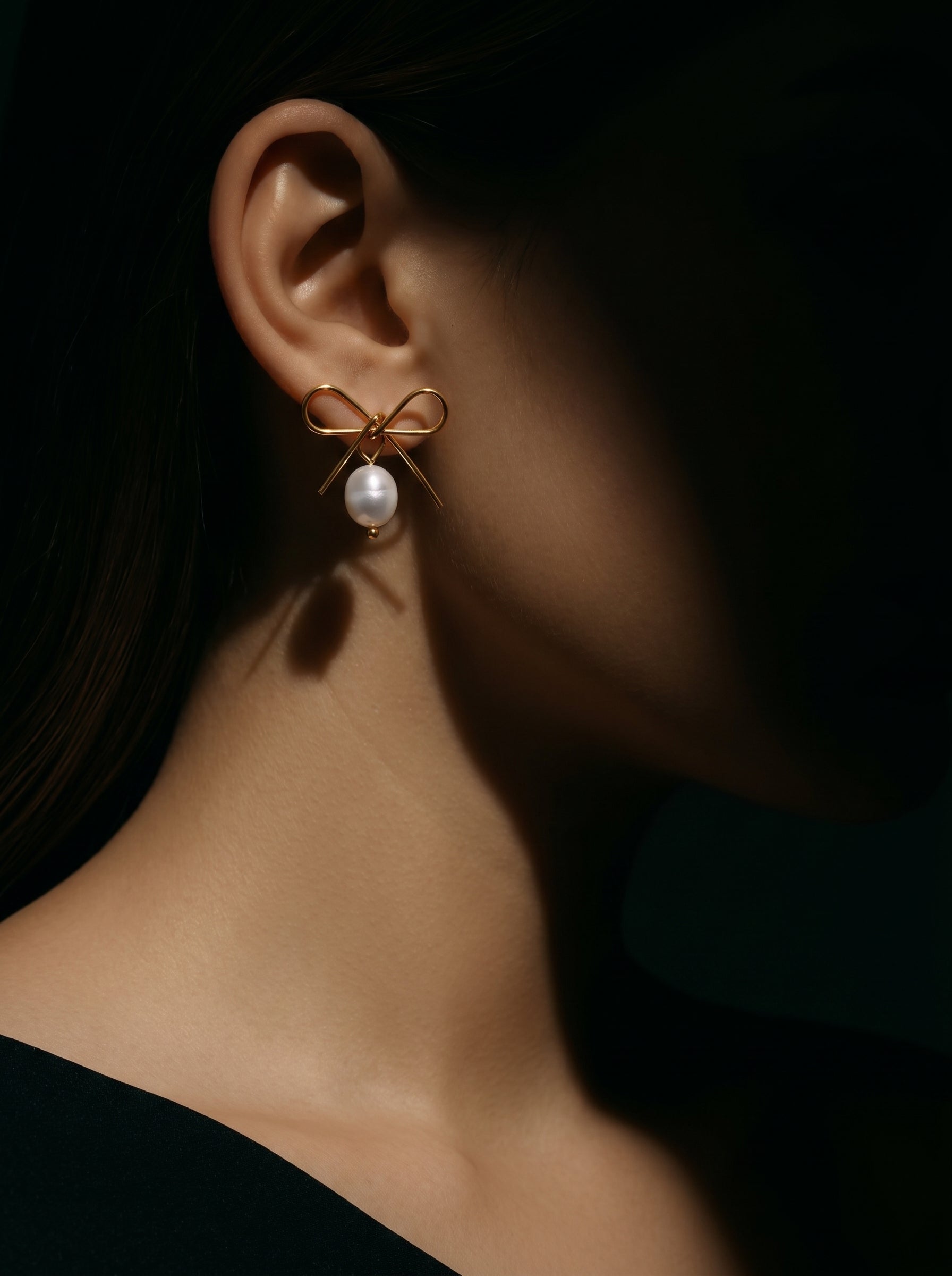 Glimmer - Freshwater Pearl Bow Stud Earrings