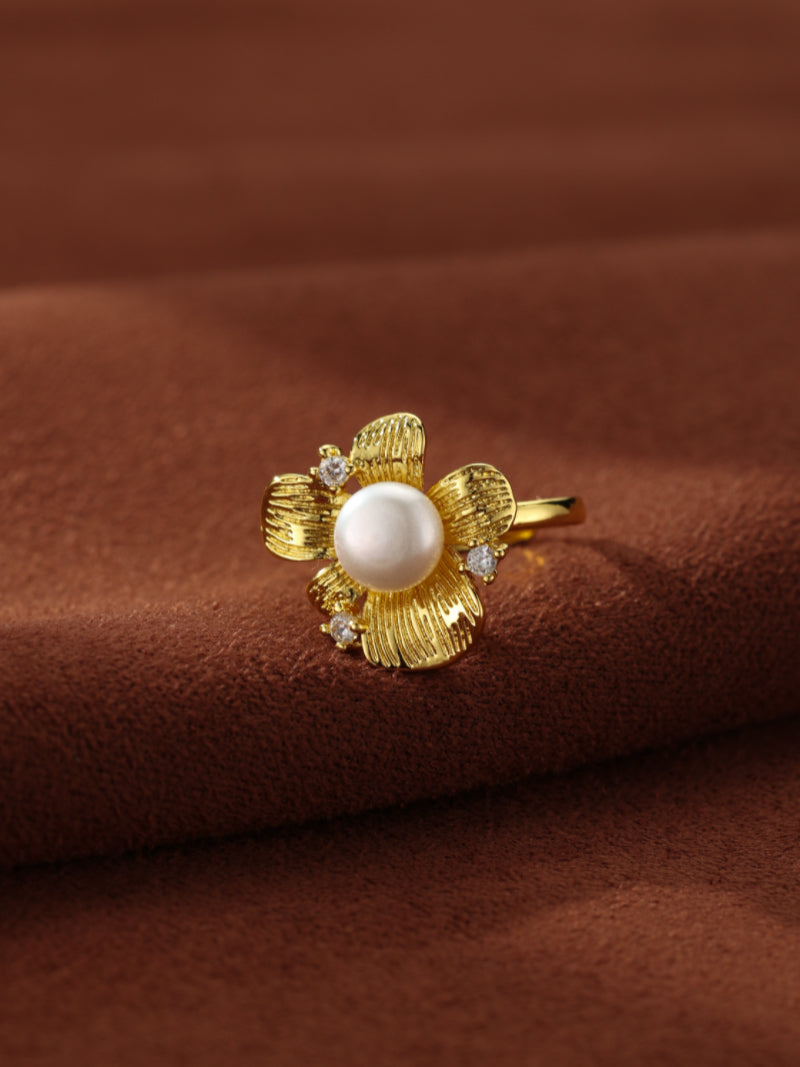 Arbor Luxe - Freshwater Pearl Flower Cocktail Ring