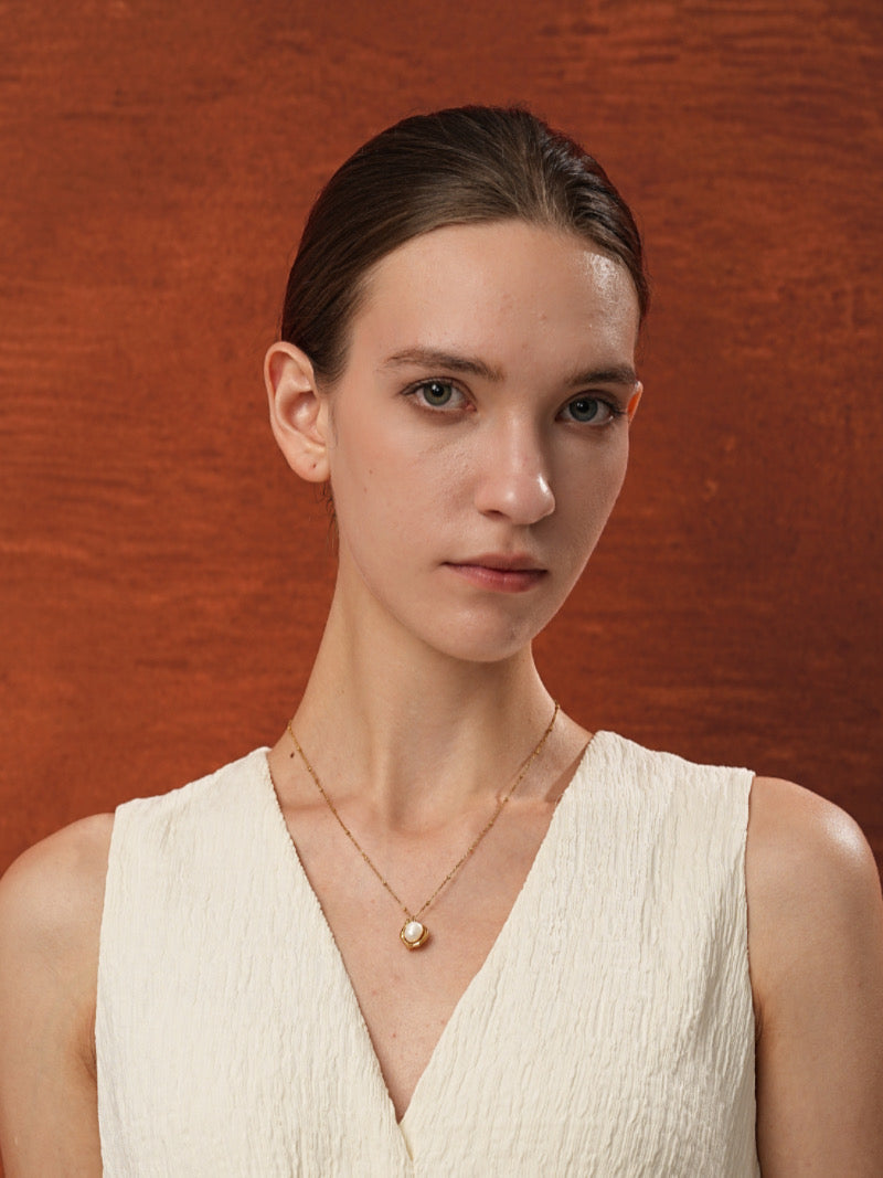 Cocoon - Collier pendentif chaîne perlée, perle de culture d'eau douce