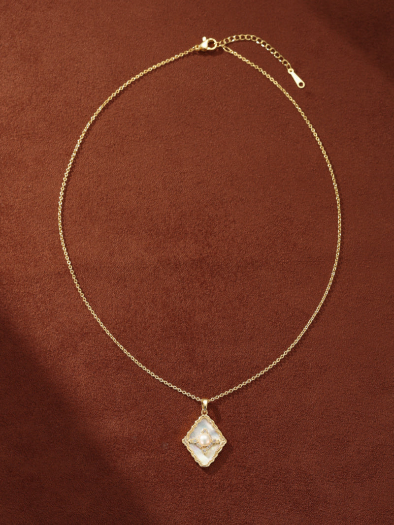 Filigree - Collier pendentif quadrilobe, perle de culture d'eau douce