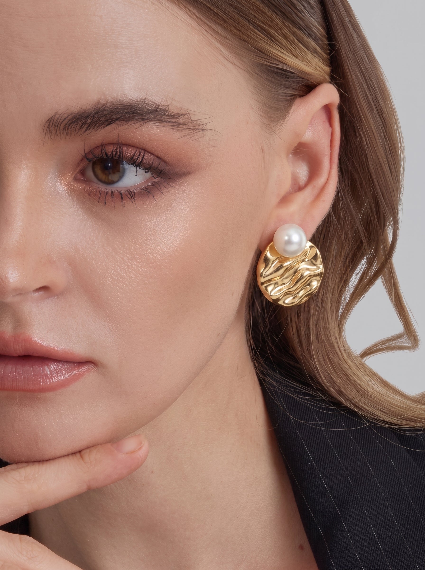 Surge - Freshwater Pearl Stud Earrings