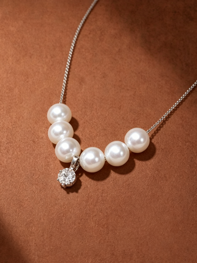 Gleam Curve - Freshwater Pearl Diamond Floating Necklace