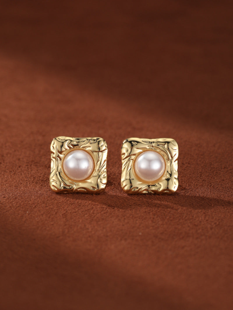 Coffer - Freshwater Pearl Square Stud Earrings