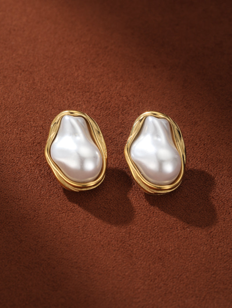 Sculpted - Freshwater Pearl Framed Stud Earrings